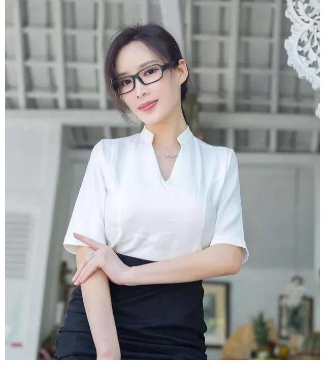 内地模特周妍希_【快资讯】