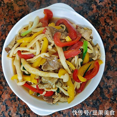 有了这道海鲜菇彩椒炒肉片,不爱吃饭的孩子都胃口大开