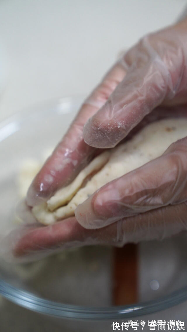 没想到山药和虾仁还能这么做,外酥里嫩不油腻,老人孩子特爱吃