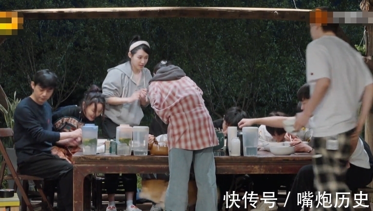 《向往》来了10人帮忙种树,黄磊却因其中一人生气,直呼要打他!