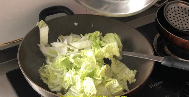 做法|白菜这种做法百吃不厌,我家隔1天就炖一锅,全家都爱吃,太香了