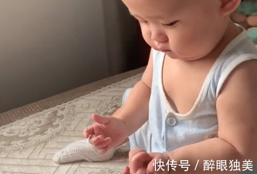 怀疑人生|“贪心奶爸”逗娃火了,娃已怀疑人生太难了,我实在是太难了!