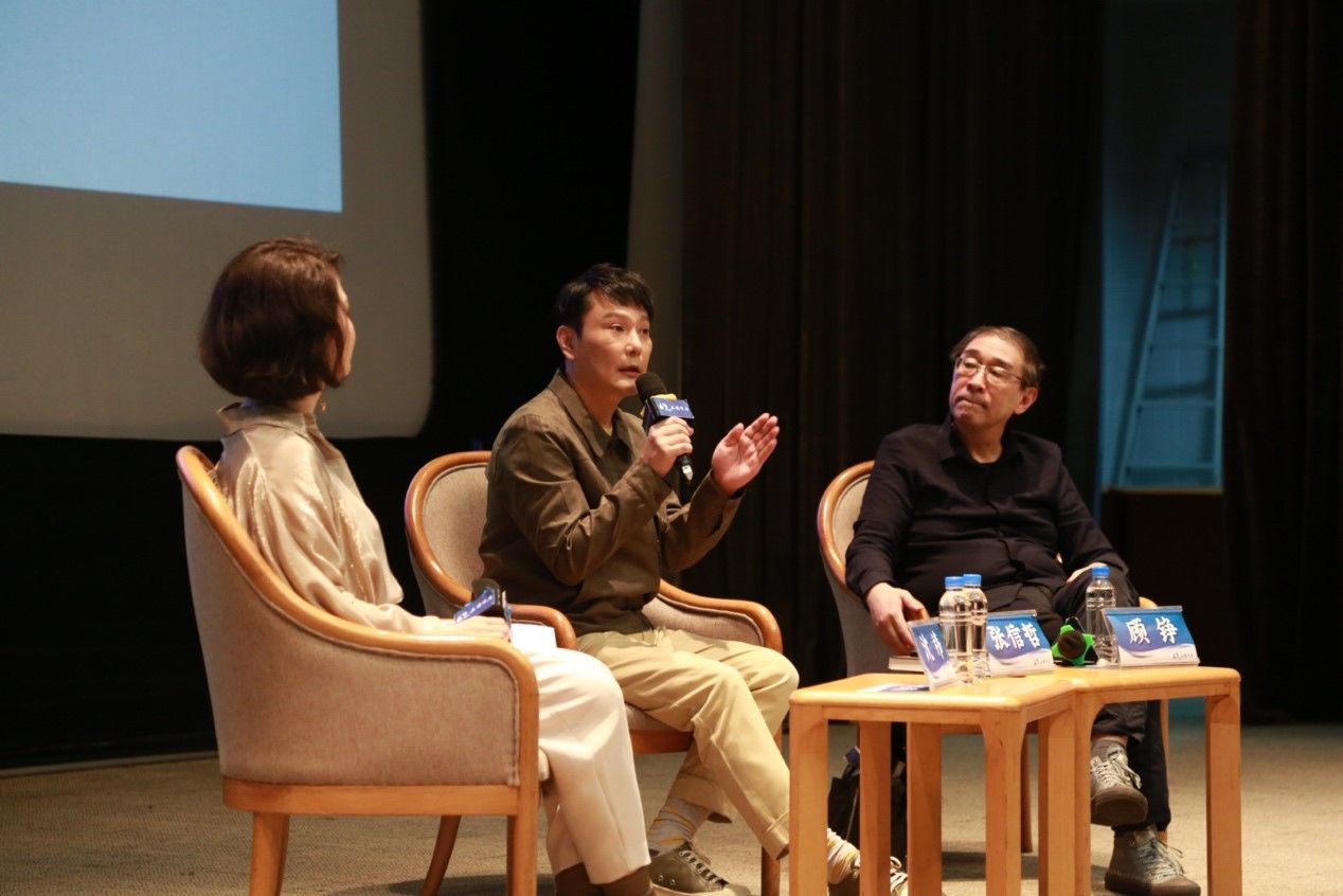 罗伯特|除了“情歌王子”，张信哲竟然还是位“深藏不露”的……