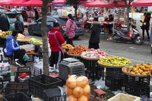  到贵州旅游，不可错过的当地集市，包含5款美食，关键物价还便宜