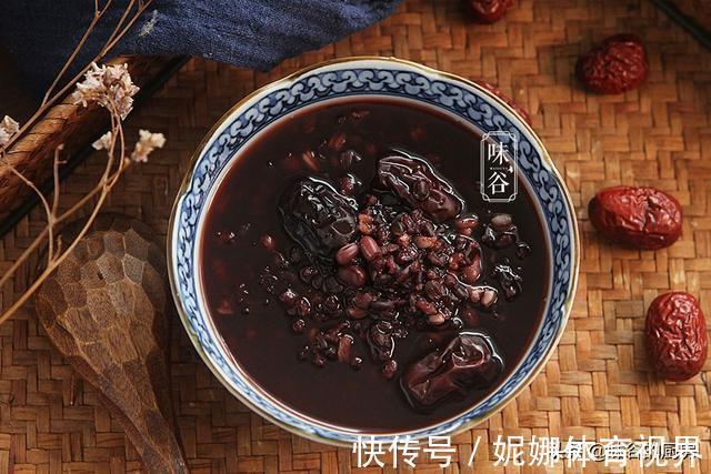长寿米|秋凉了，早上喝这粥最养人，成本5块钱，香甜好喝，营养足好消化