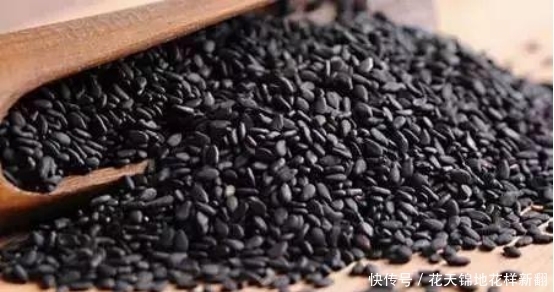 忠告各位女性:想要皮肤年轻,多吃这“3物”,比吃红枣“强”