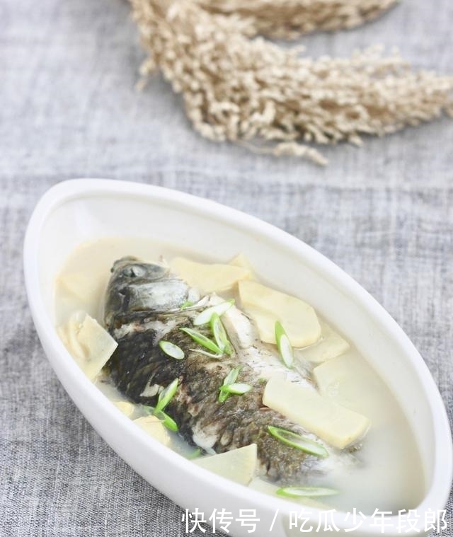 鱼腥味|煲汤的鲫鱼,选多大的最好?怎样去除腥味?掌握这1点,汤鲜不腥