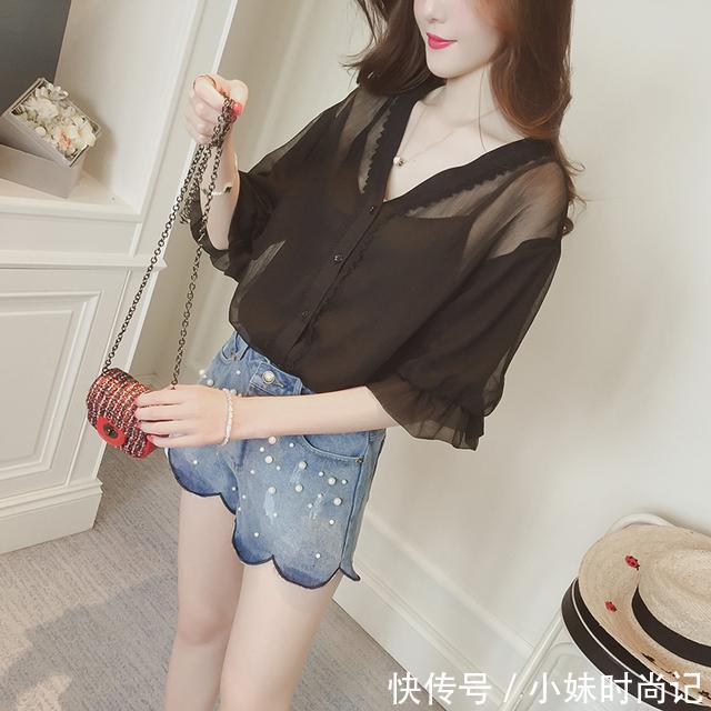 雪纺衫 今年最流行的v领雪纺衫+短裤+短裙穿搭,真的太美了