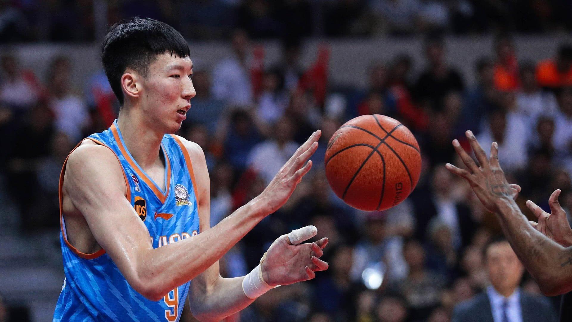 鳳凰隊(duì)|周琦慘遭鳳凰隊(duì)主帥嘲諷，從來(lái)沒(méi)有見(jiàn)過(guò)這樣的球員，或做出新決定