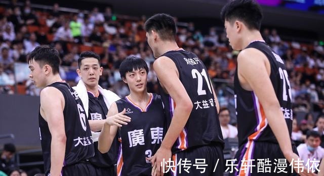 刘传兴|只能回CBA中国男篮强力中锋或被放弃,网友去广东!