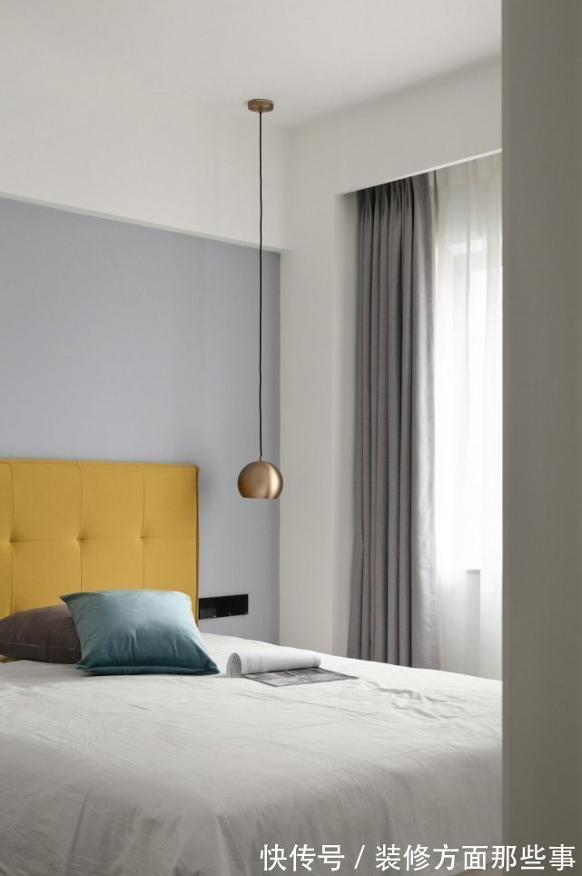 玄关|50平现代一居室,进门区域的玄关与内部空间形成了鲜明的对比