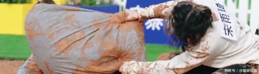 宋雨琦 宋雨琦拿拳头打baby的脸,还在baby脸上吐唾沫,让人难以理解