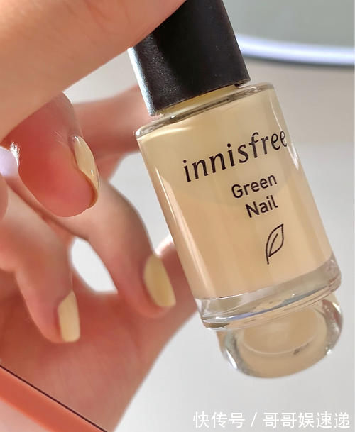 指甲油|我的指甲上有星星你相信吗?女孩子的快乐太简单啦~