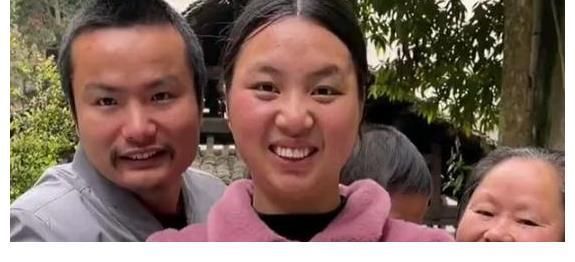 牛爱芳|牛爱芳翻车后续,豪华别墅曝光,网友:全世界的豪宅都是小春花的