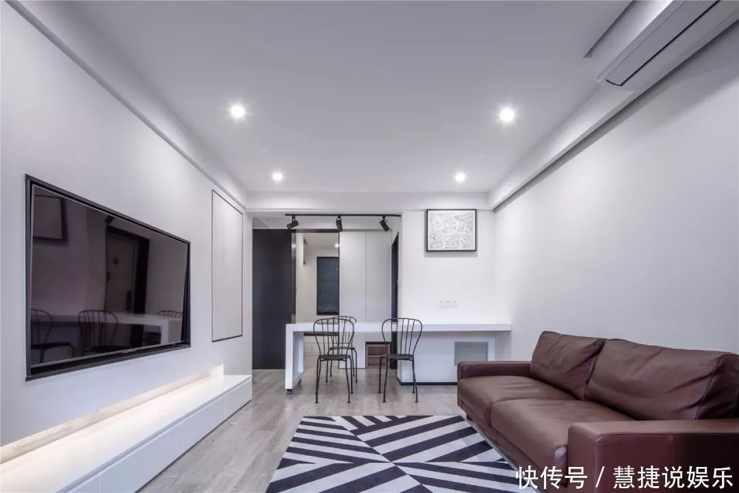 简约|33款高级灰的客厅,简约空间的高级感