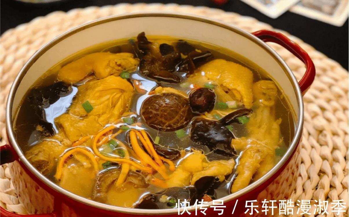 天气转凉,多给家人喝这汤,食材丰富营养好,补血益气,安稳入秋