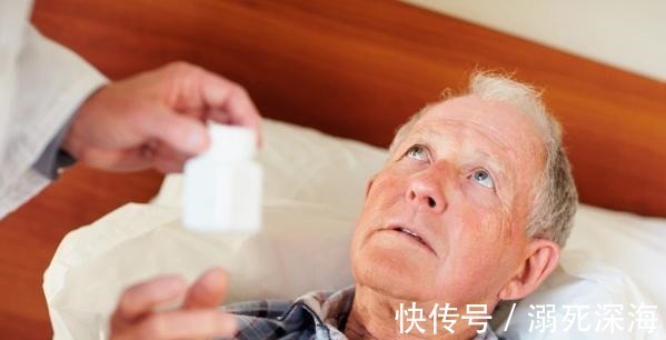 肠胃疾病|134岁老人抽烟又喝酒,长寿只因从不碰这物,常做三事!