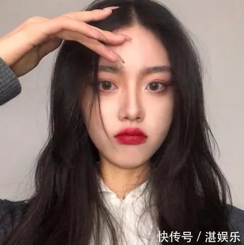 中年|若初中生睡前有这3习惯,迟早变成“校花脸”,不信你就试试!
