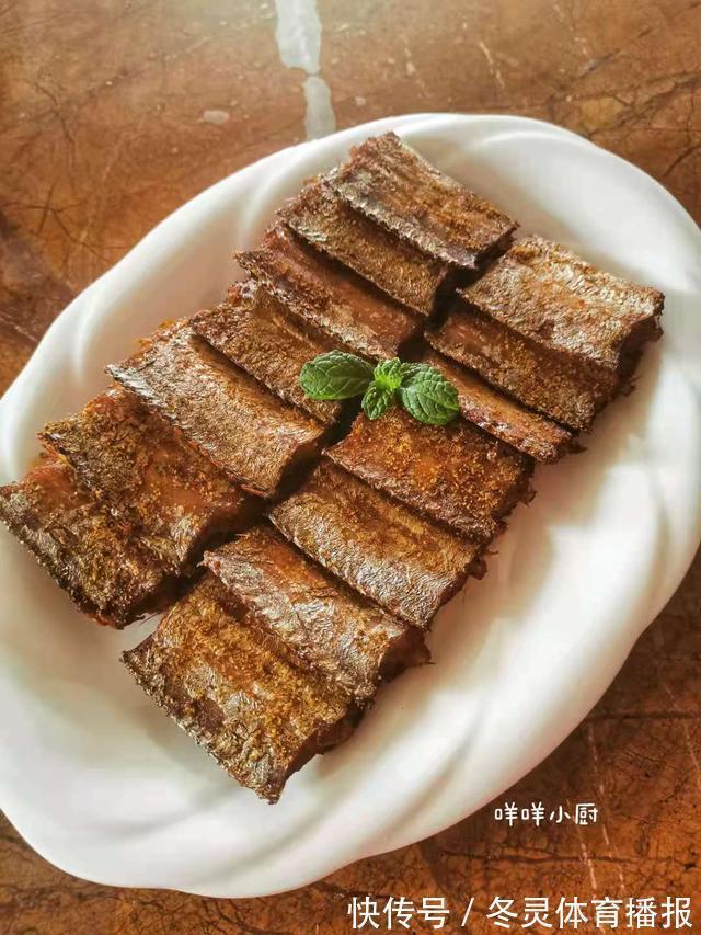 带鱼的懒人做法，低卡少油又补脑，外酥里嫩巨好吃，给孩子做一做