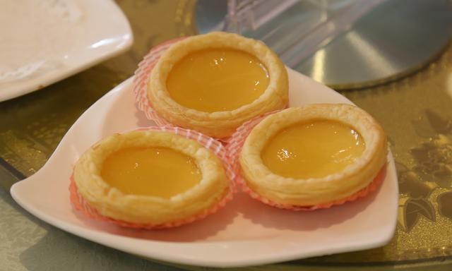 带着儿子喝早茶，112元吃一桌，网友：最后一道给钱也不吃！