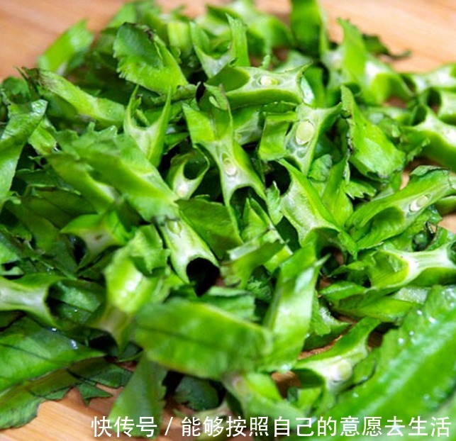 它是天然“清肠冠军”,和蒜末一起炒,体重不过百,细腰瘦腿