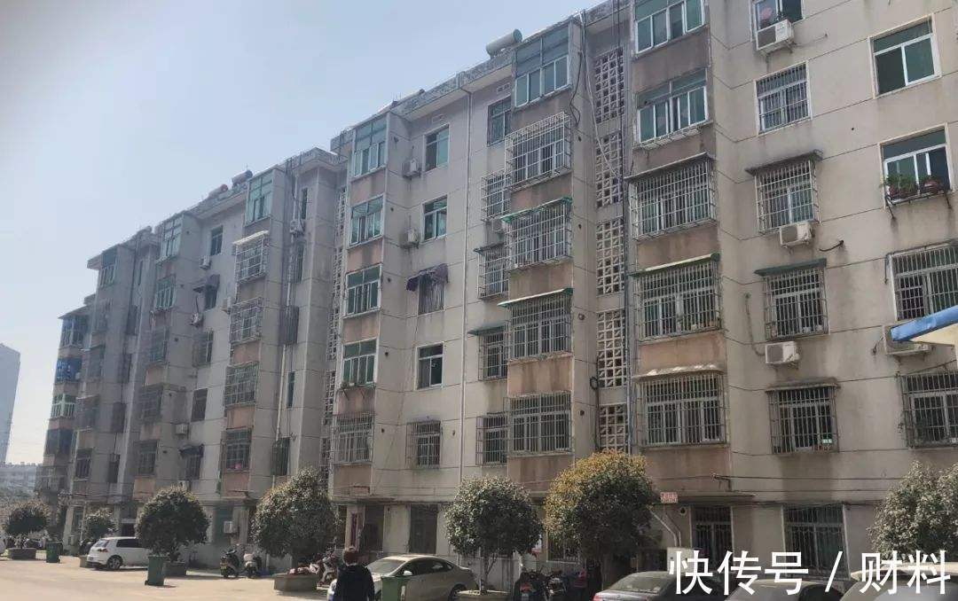 市中心|未来,为什么说“楼梯房”比“电梯房”更保值?