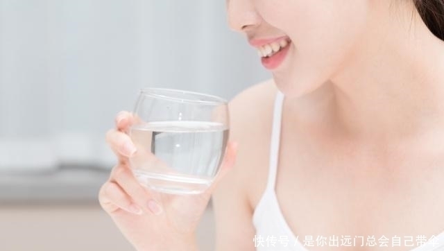 少喝|怀孕后容易口渴,孕妇喝水要注意这几方面,孕妈不要喝错了