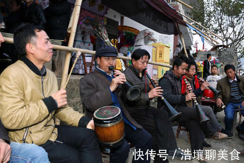 丧葬乱象！农村“丧葬乱象”越演越烈？4大现象让人不齿！网友：早该治了