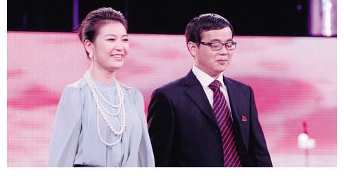 女孩|《非诚勿扰》无臂女孩台上牵手，台下惨遭抛弃，如今怎么样了？