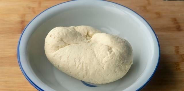 馒头又出新做法,不放一粒酵母,也不用二次醒发,一大锅不够吃的