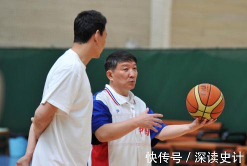 姚明|再看08男篮对阵西班牙,“换”王治郅下场,或许真是出于战术需要