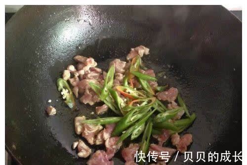 入味|腌猪肉时,别傻傻只会加盐!多加一点“它”,肉又香又嫩,超入味
