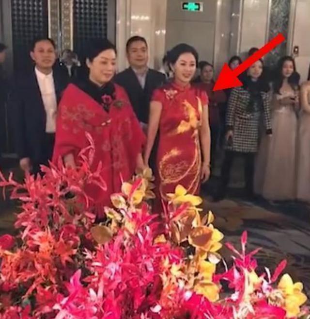 婚礼|最年轻婆婆气场碾压新娘,在婚礼致辞成C位,新娘表情瞬间变黑