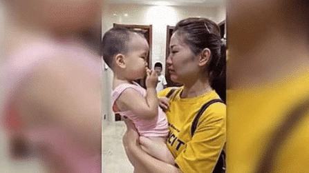 姥姥|为了断奶,妈妈把孩子送到姥姥家,3个月后见到宝宝,妈妈泪目