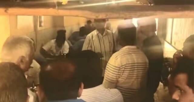 印度最火的饭馆，当地人说吃完一份会再想吃一份，我吃了直接吐了