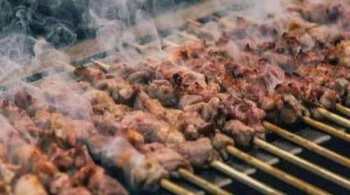 击败小龙虾,赶走羊肉串,曾无人品尝的它,现今成烧烤摊“霸主”