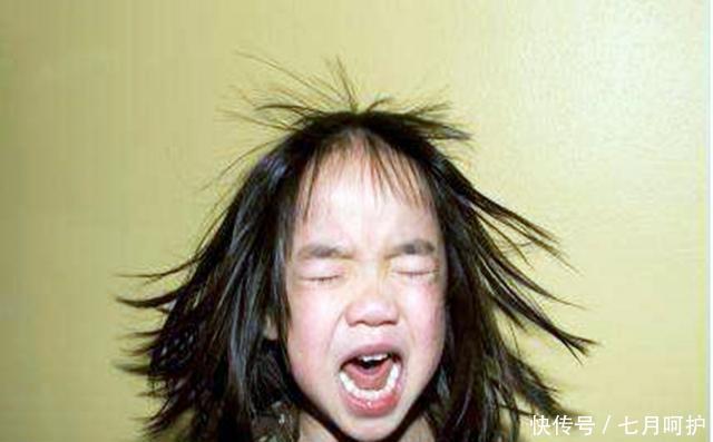 见识|父母的这些节俭要求,会让孩子自卑到骨子里,家长别沾沾自喜了