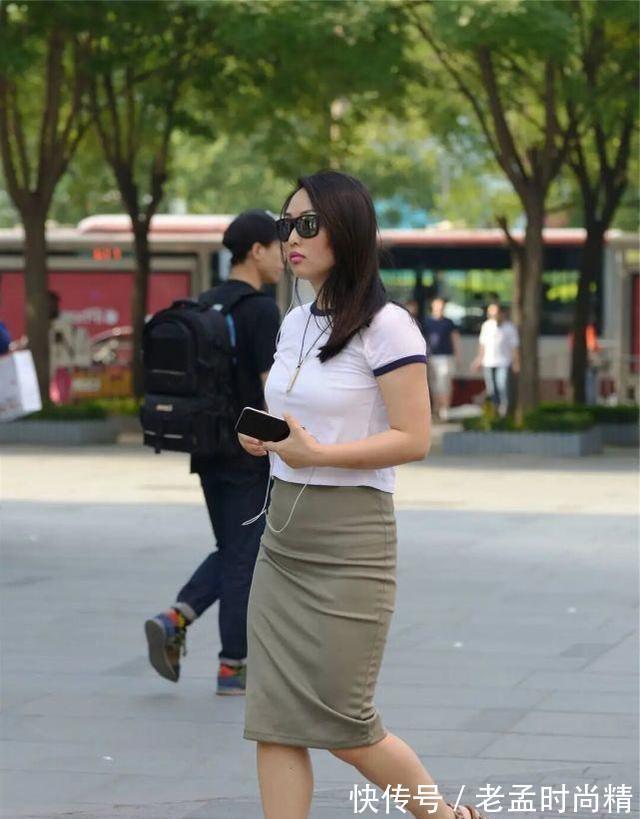 魅惑|连衣裙带来魅惑体态,搭配更显亲和力,更显清纯动人