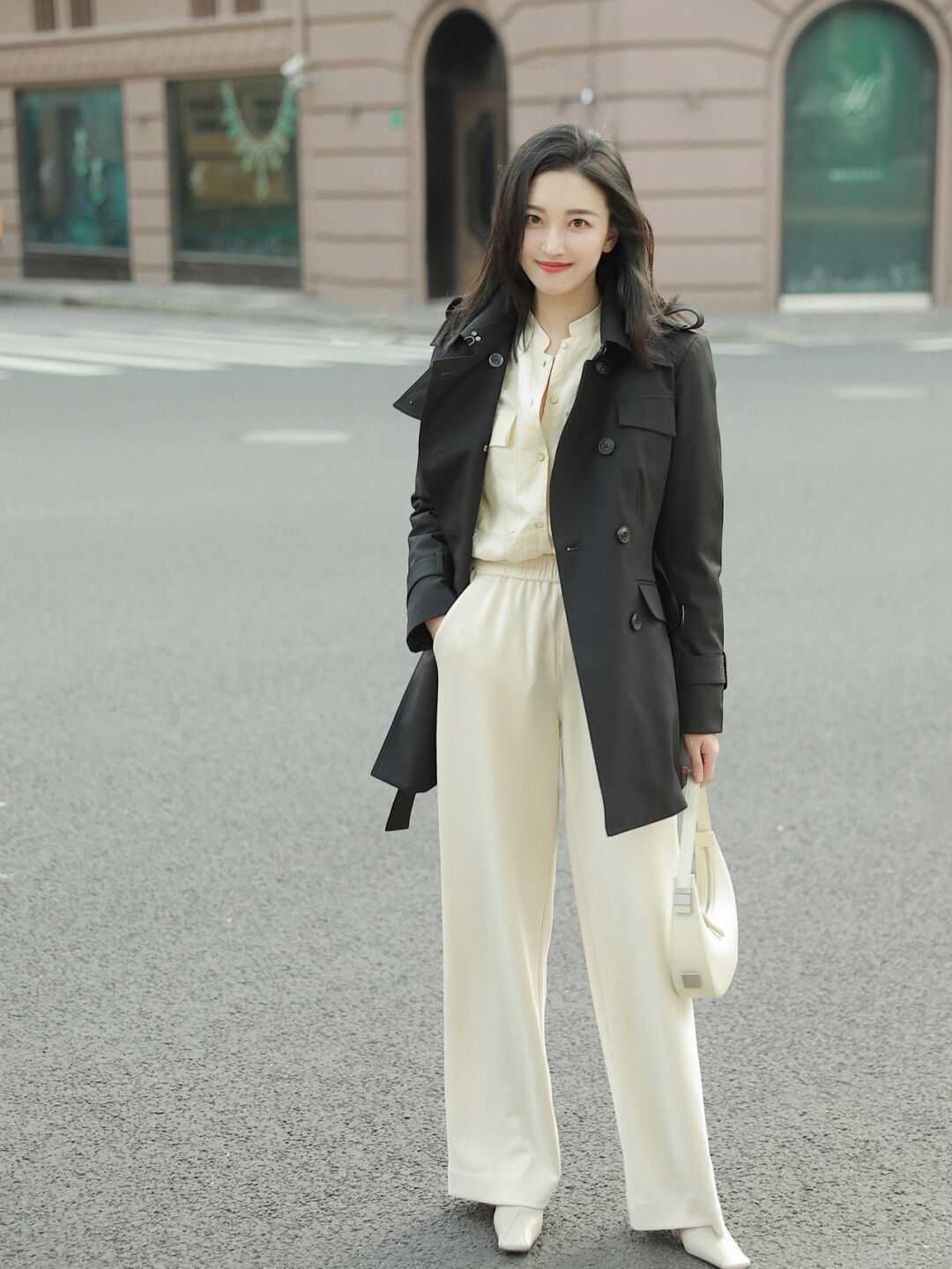 博主|大衣穿不出女人味不要怕,入手这款收腰款大衣,上身秒有小蛮腰