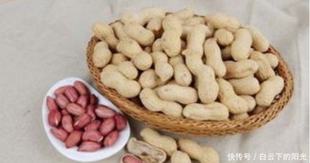 吃花生让血压升,还是降?高血压患者天天吃行吗?看完你就明白了