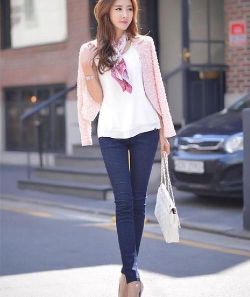 线条|紧致身材牛仔裤小姐姐,完美展示优美线条,大长腿纤细养眼