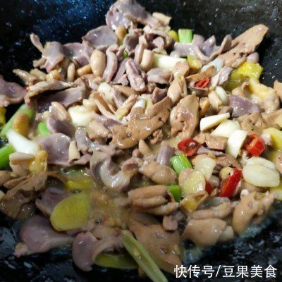 下饭|#巨下饭的家常菜#爆炒鸡杂香辣入味开胃下饭