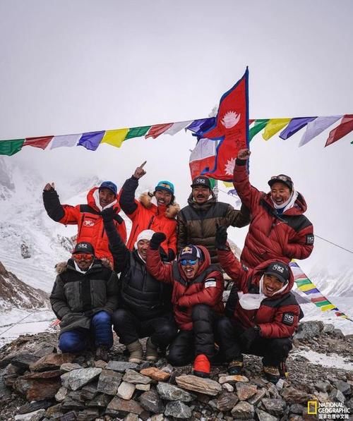 尼泊尔登山者首次实现冬季登顶乔戈里峰