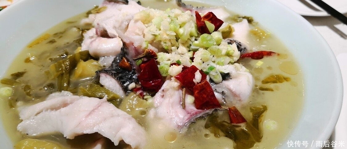 好吃|淘米水腌酸菜,记住1菜2缸3石头,7天就变酸,越放越酸越好吃