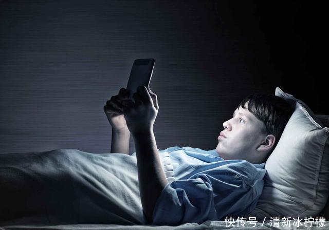 手掌上的这些信号预示血栓，如果不注意当心引发心梗