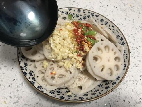 年夜饭必吃的一道素菜，清脆爽口不油腻，寓意好运连连、连年有余