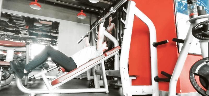 线条|五个胸部动作,帮你改善驼背,让胸型更为饱满,上半身更有线条