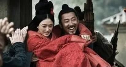 县令|身为泗水亭长的刘邦,竟敢搅局县令的酒席,无赖背后的生存逻辑