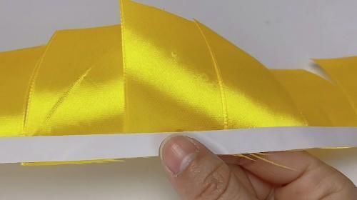 金黄色|紫色丝带芦苇花火了,试着给金黄色的丝带抽个丝,成品也很赞