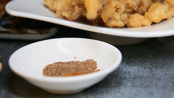面粉|炸酥肉，最好别用面粉和淀粉！放点“它”外脆里嫩，凉了也不回软